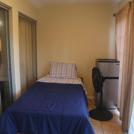 Bed And Breakfast In Hollywood Hills Los Angeles Extérieur photo