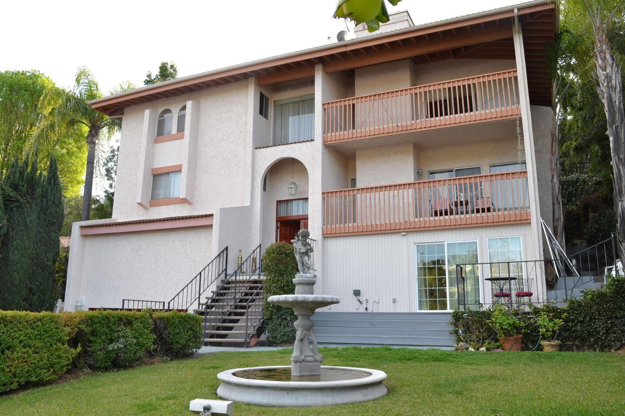 Bed And Breakfast In Hollywood Hills Los Angeles Extérieur photo